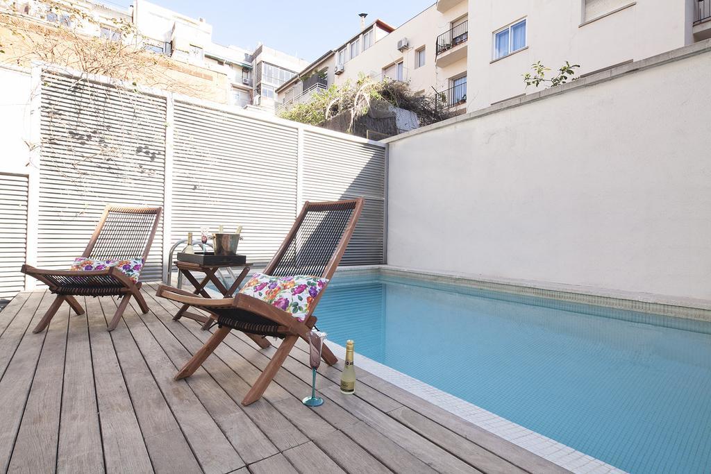 - Private Pool&garden Center