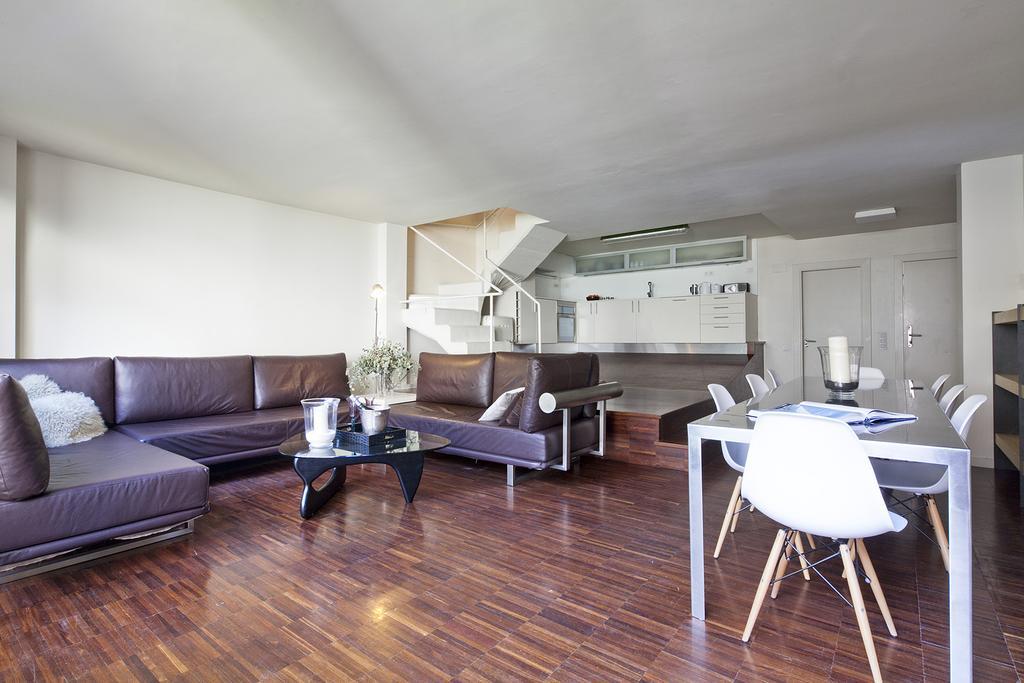 - Private Pool&garden Center Appartement